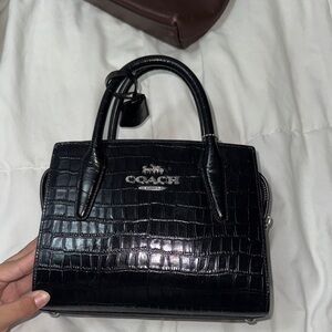 Andrea Carryall Bag

Coach Black Croc-Embossed Leather Satchel
